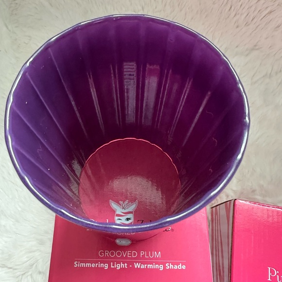 Pink zebra grooved plum simmer light with base - Picture 2 of 4